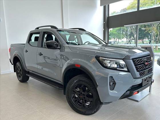 NISSAN FRONTIER 2.3 16V TURBO DIESEL PRO4X CD 4X4 AUTOMÁTICO NISSAN FRONTIER 2.3 16V TURBO DIESEL PRO4X CD 4X4 AUTOMÁTICO